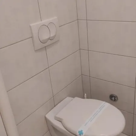 Simply Nikole Bozidarevica 2 A B C D