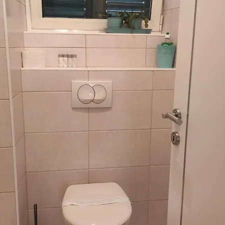 Simply Nikole Bozidarevica 2 A B C D *